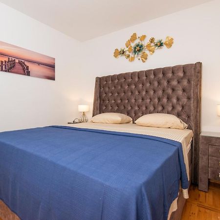 Sea Star Apartment Тиват Екстер'єр фото