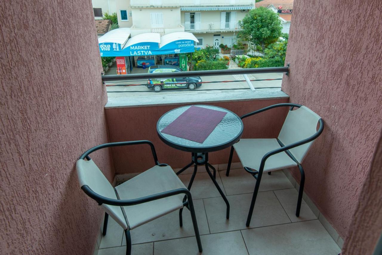 Sea Star Apartment Тиват Екстер'єр фото